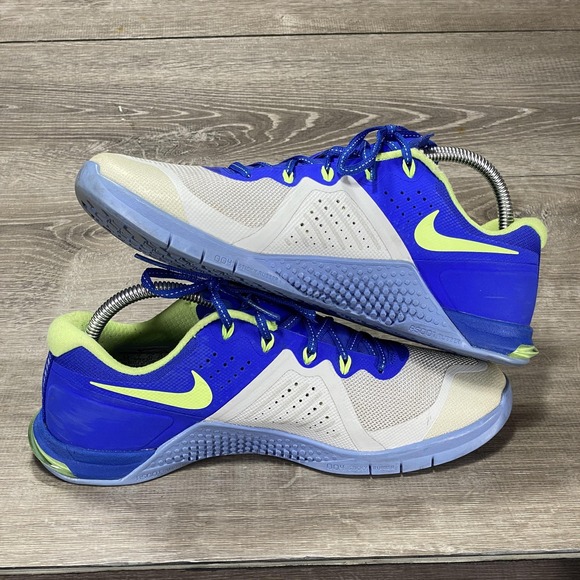 Nike Training Shoes Womens Size 9.5 Blue Grey Volt Flywire Mesh Low Top Gym - Picture 5 of 8